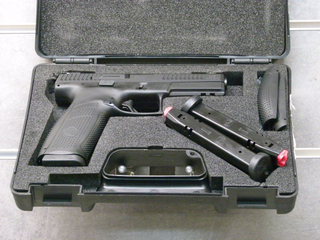 CZ  Modèle: P-10  Calibre: 9 mm