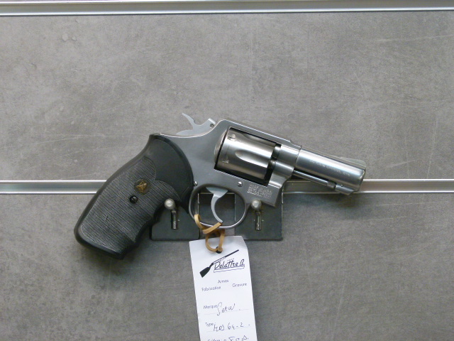 Smith & Wesson  Modèle: 64-3  Calibre: 38 S&W spécial
